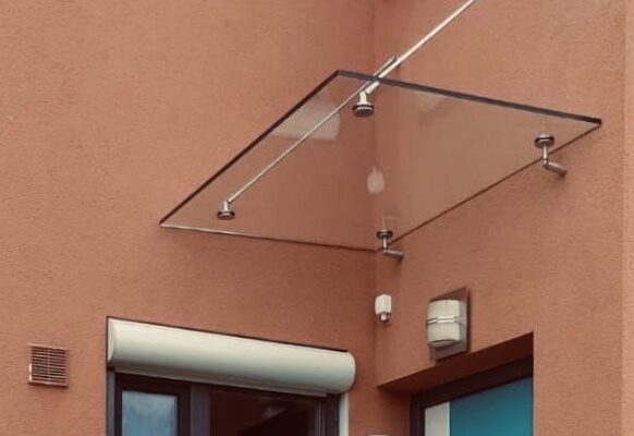 Vordach mit Seilsystem