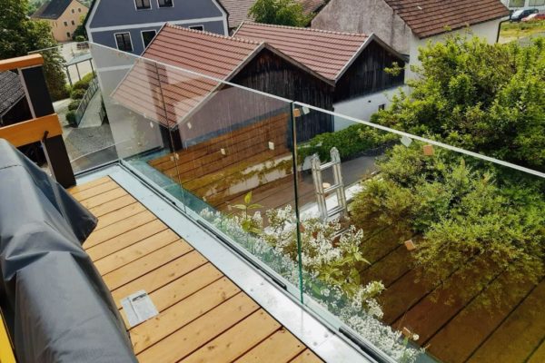 Brüstungsverglasung