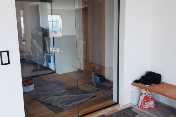 Schiebetür in Black-Edition